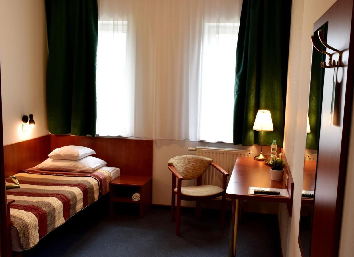 Hotel Zlote Deby Warsaw Exterior photo